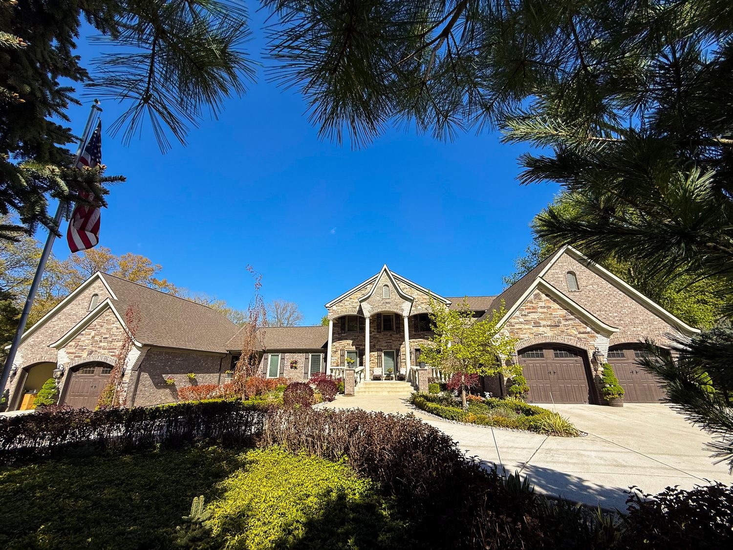 Front exterior of Metroparkway Home adult foster care in Harrison Township MI
